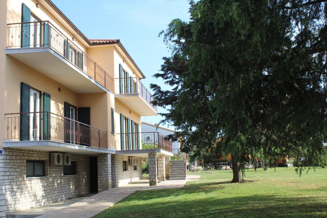 Casa Monte Mulini With Parking Ровінь Екстер'єр фото