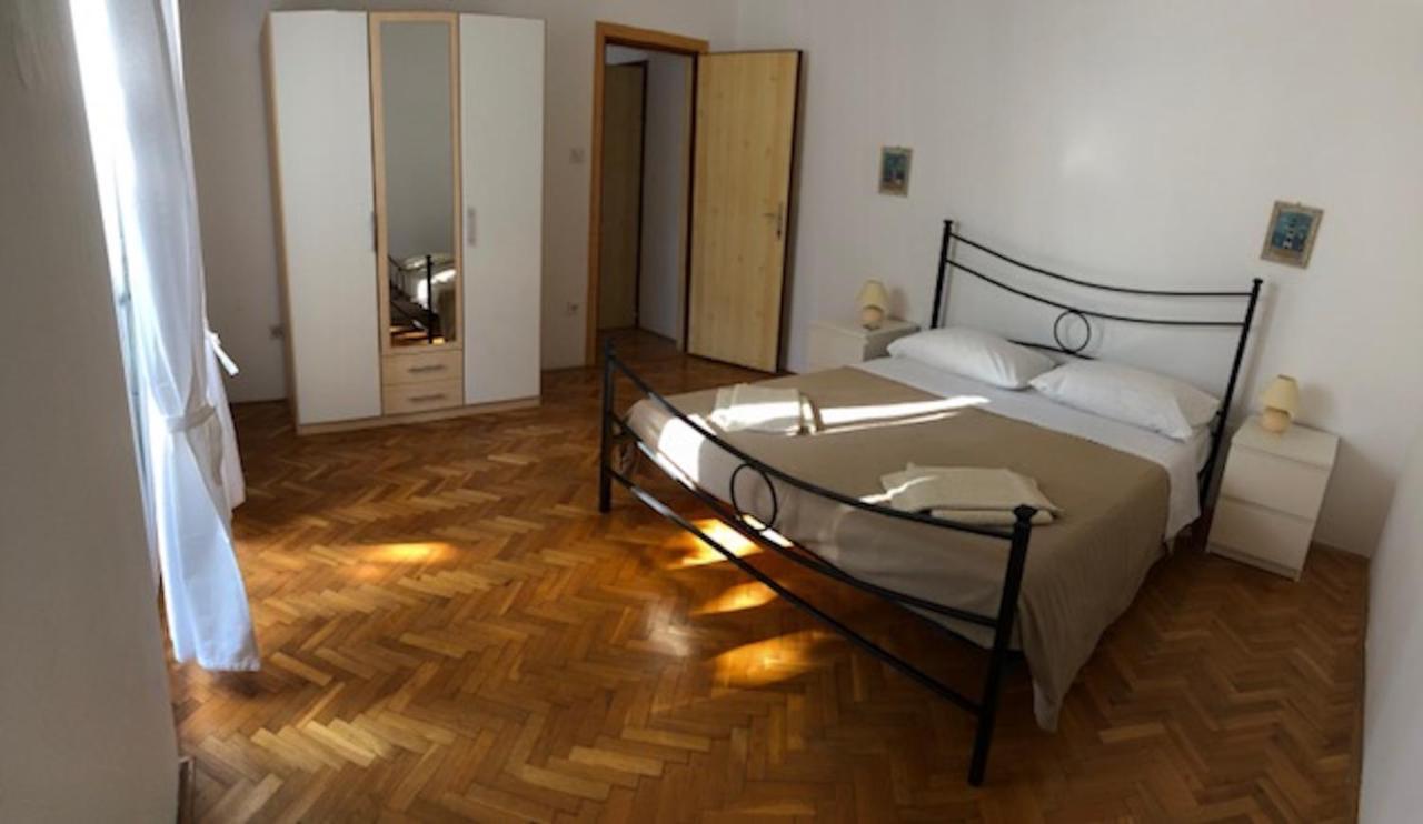 Casa Monte Mulini With Parking Ровінь Екстер'єр фото